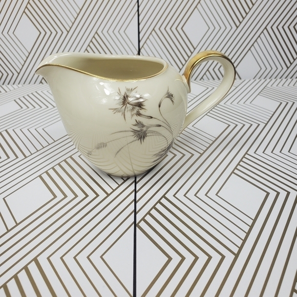 9‎ Pieces Heinrich Anmut Selb Bavaria Germany Ivory Body Supreme Gold Tea Set. - Picture 9 of 12